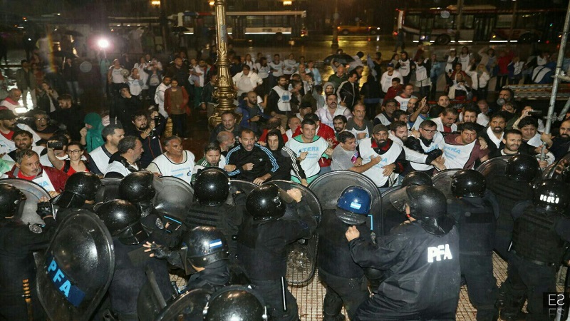 [Represión a docentes] Un nuevo ataque directo al derecho a luchar por parte del Gobierno