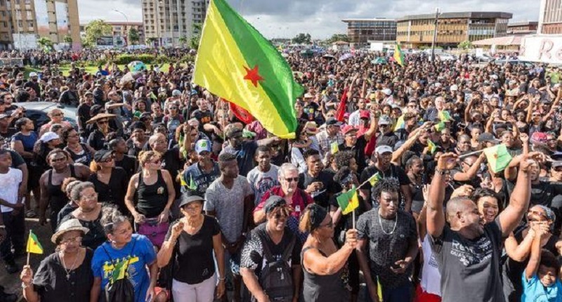 Tercera semana de huelga y bloqueos en la Guayana francesa