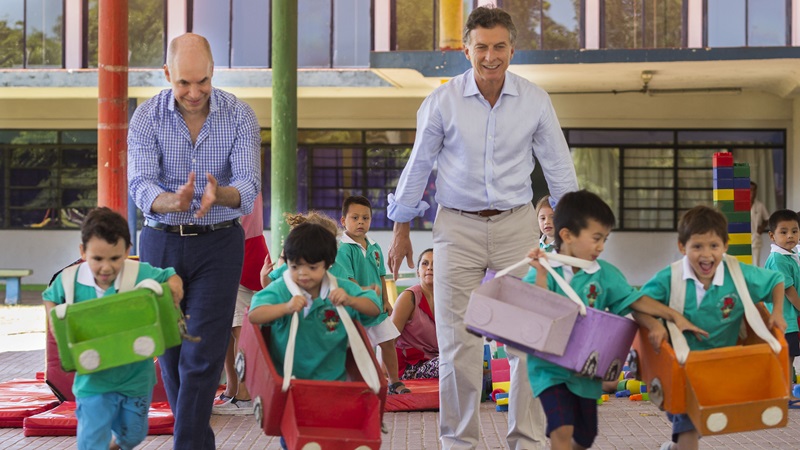 Mineras arreglaron con el Gobierno que las escuelas no enseñen que contaminan