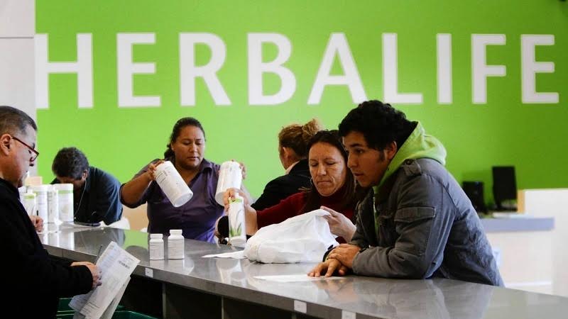 Desenmascara “Betting on zero” estafa de la empresa de suplementos Herbalife