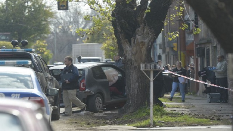 Rosario: 18 policías ejecutaron a mansalva a dos jóvenes