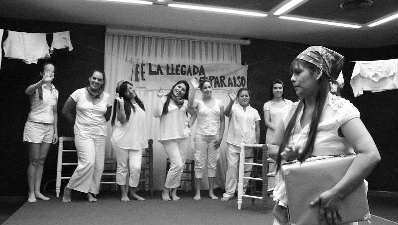 País generoso: mujeres en escena y el teatro como herramienta de transformación