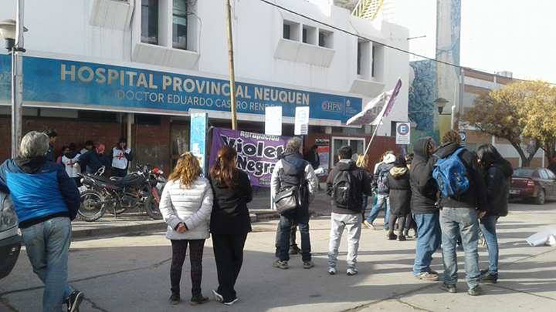 Trabajadores del Castro Rendón reclamaron por la crítica situación en salud