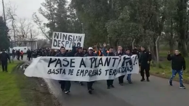 Trabajadores tercerizados de Aerolíneas Argentinas bloquearon hangares en Ezeiza