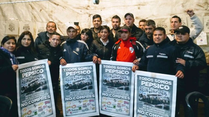 Trabajadores de PepsiCo recibieron a tercerizados de Aerolíneas Argentinas en lucha