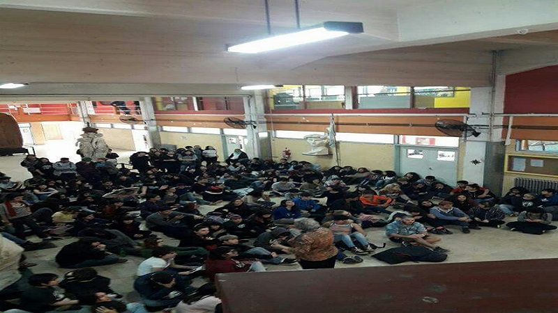 Toma de colegio en el barrio de Barracas