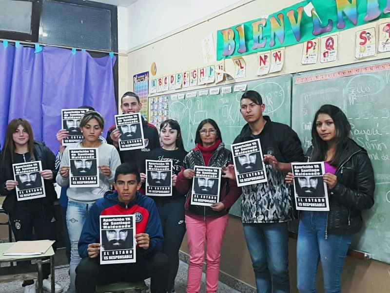 ¿Por qué el gobierno no quiere que en las escuelas nos preguntemos por Santiago?