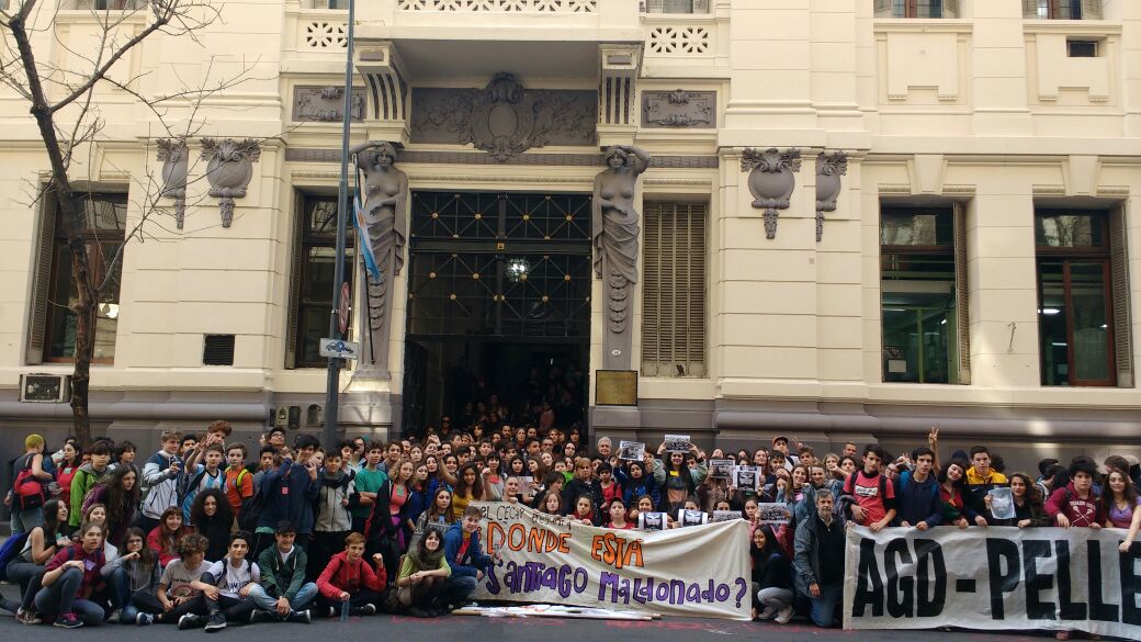 La bronca y la organización de los secundarios por Santiago Maldonado