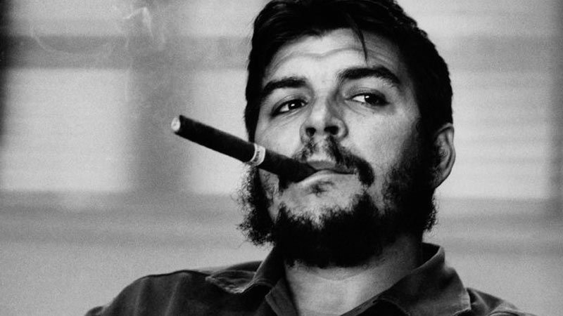 El Che Guevara contra los furgones de cola del imperialismo