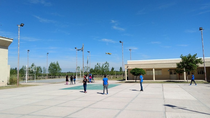 [Videos] Mendoza: fumigan veneno sobre casas y escuelas