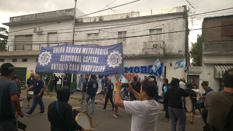 Trabajadores de Envases del Plata torcieron el brazo a la patronal y lograron un primer triunfo