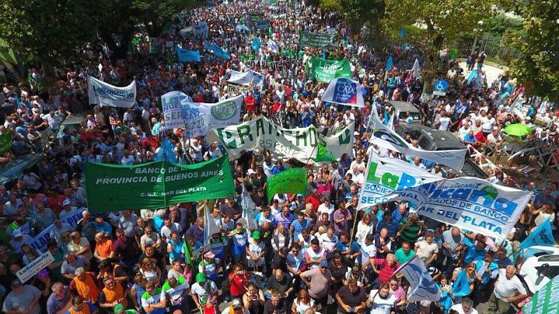 Los bancarios del BaPro coparon La Plata contra el saqueo a la caja de jubilaciones