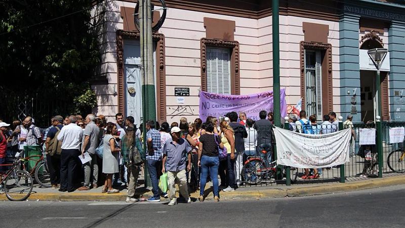 Merlo: docentes se oponen al cierre de los bachilleratos para adultos