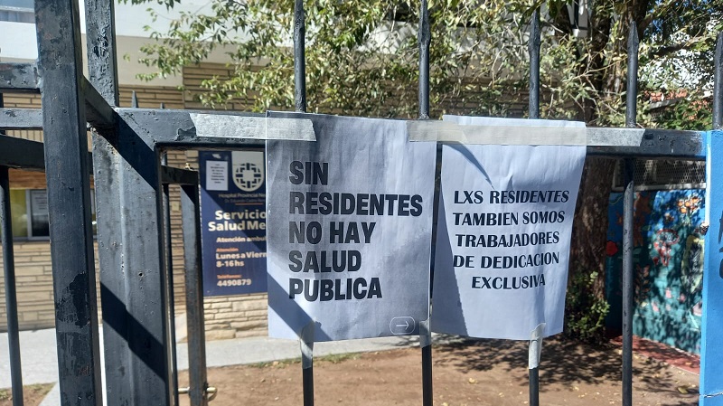 Residentes de Neuquén reclaman por condiciones salariales y laborales 