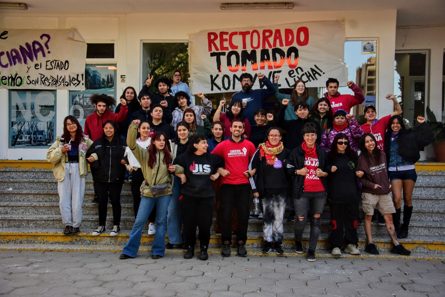 Quiénes son los estudiantes que toman el rectorado de la Universidad del Comahue