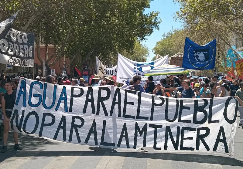 Asamblea por el Agua: "la Ley de glaciares abre la puerta a que multinacionales mineras dinamiten nuestros ríos"