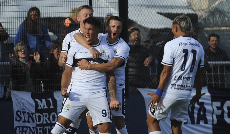 Los pibes de Gimnasia ganaron, gustaron e ilusionan a su gente