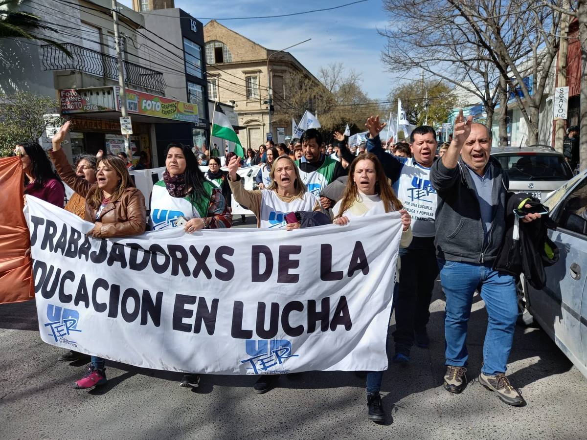 En pleno paro provincial, Arabela Carreras profundiza el enfrentamiento con la docencia rionegrina