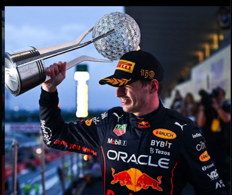 Max Verstappen bicampeón del mundo en medio de la confusión