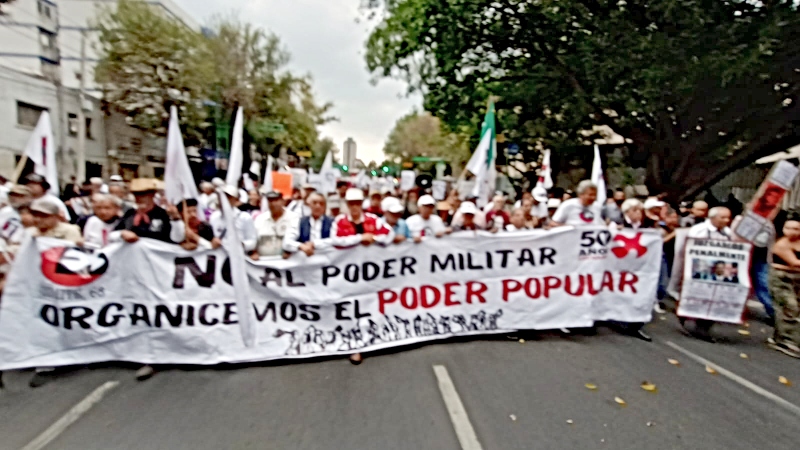 A 55 años de la masacre de Tlatelolco, miles en las calles