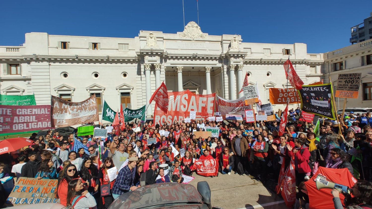 Profundizar la organización y la lucha para enfrentar la ley bases de Milei y los ajustes de Pullaro