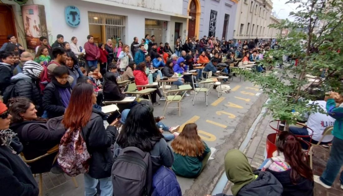 Concejo deliberante de Humahuaca rechaza el veto de Milei y acompaña la lucha estudiantil