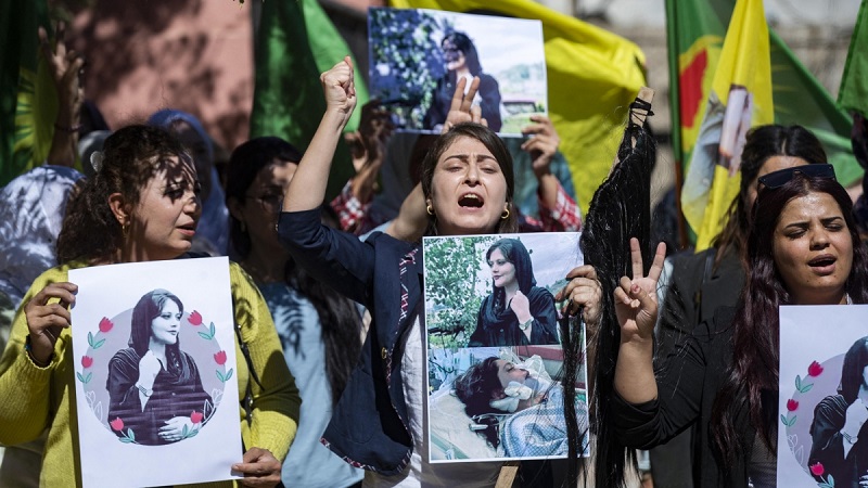 El régimen iraní ejecuta jóvenes manifestantes por el delito de "Enemistad con Dios”