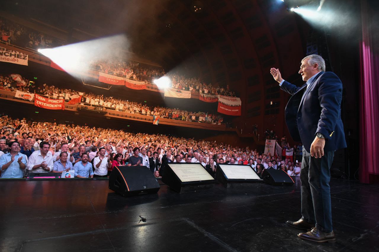 Gerardo Morales se anotó como candidato presidencial en el Gran Rex