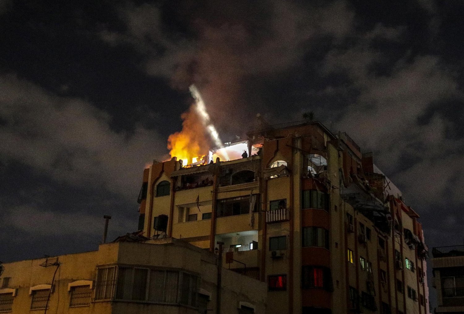 Bombardeos de Israel sobre Gaza dejan 13 muertos, mayoría de mujeres y niños