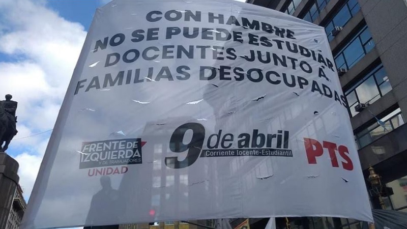 Nos falta una niña en la escuela, ¡el gobierno es responsable!