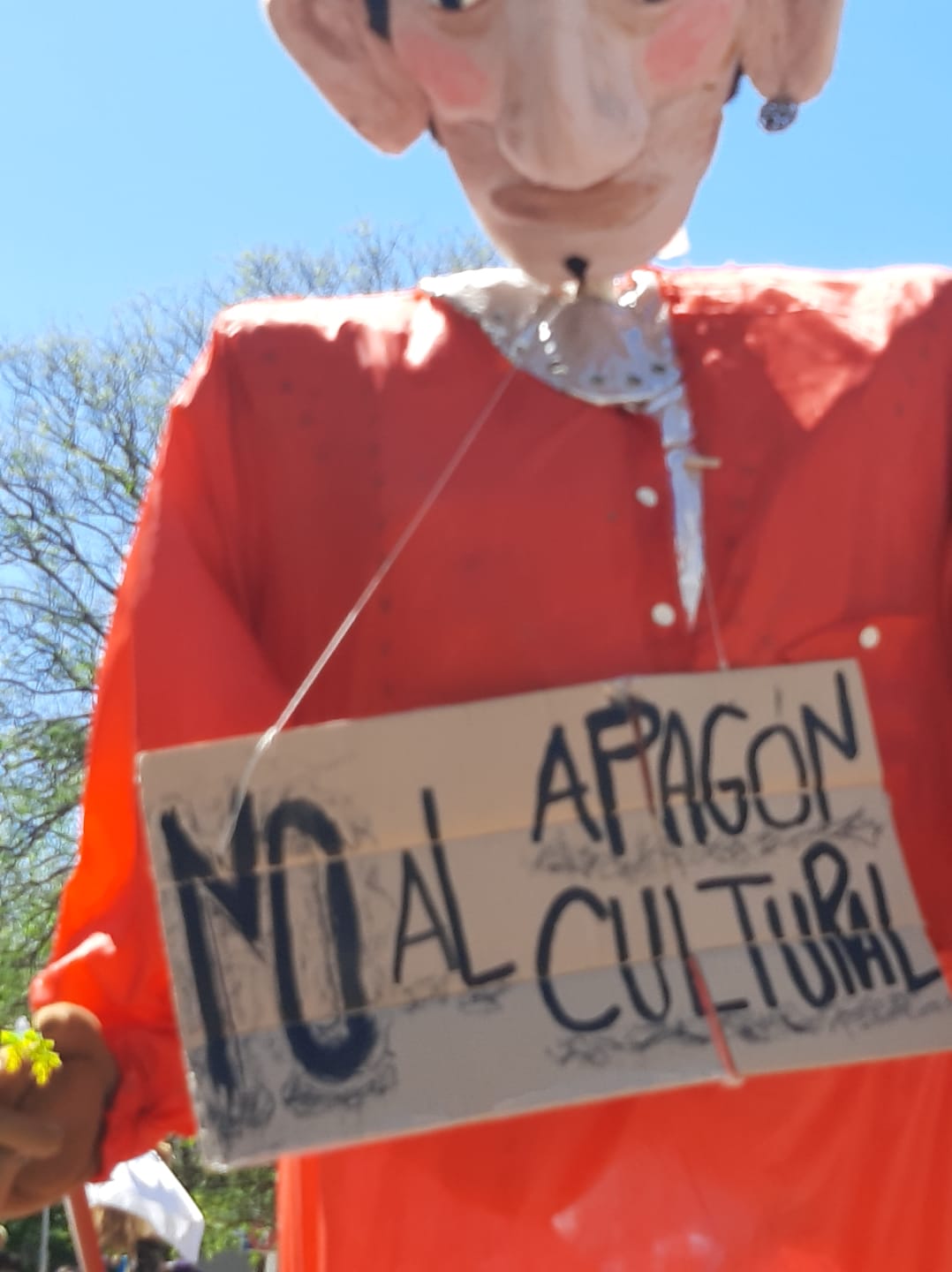 Marcharon contra el #ApagónCultural.