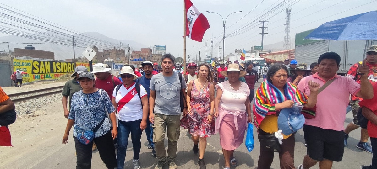 Alejandro Vilca y Alejandrina Barry en Perú: "El rechazo al gobierno golpista se percibe en gran parte de la población"