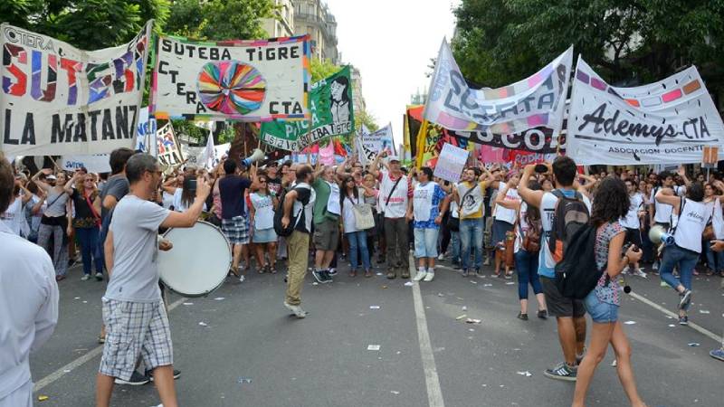 Docentes bonaerenses paran este jueves contra el ajuste