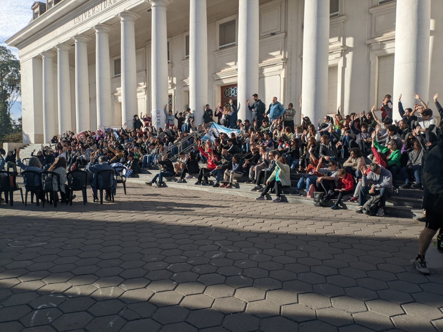 Bahía Blanca: gran asamblea interclaustros en la UNS debatió hacia la marcha del 23 de Abril