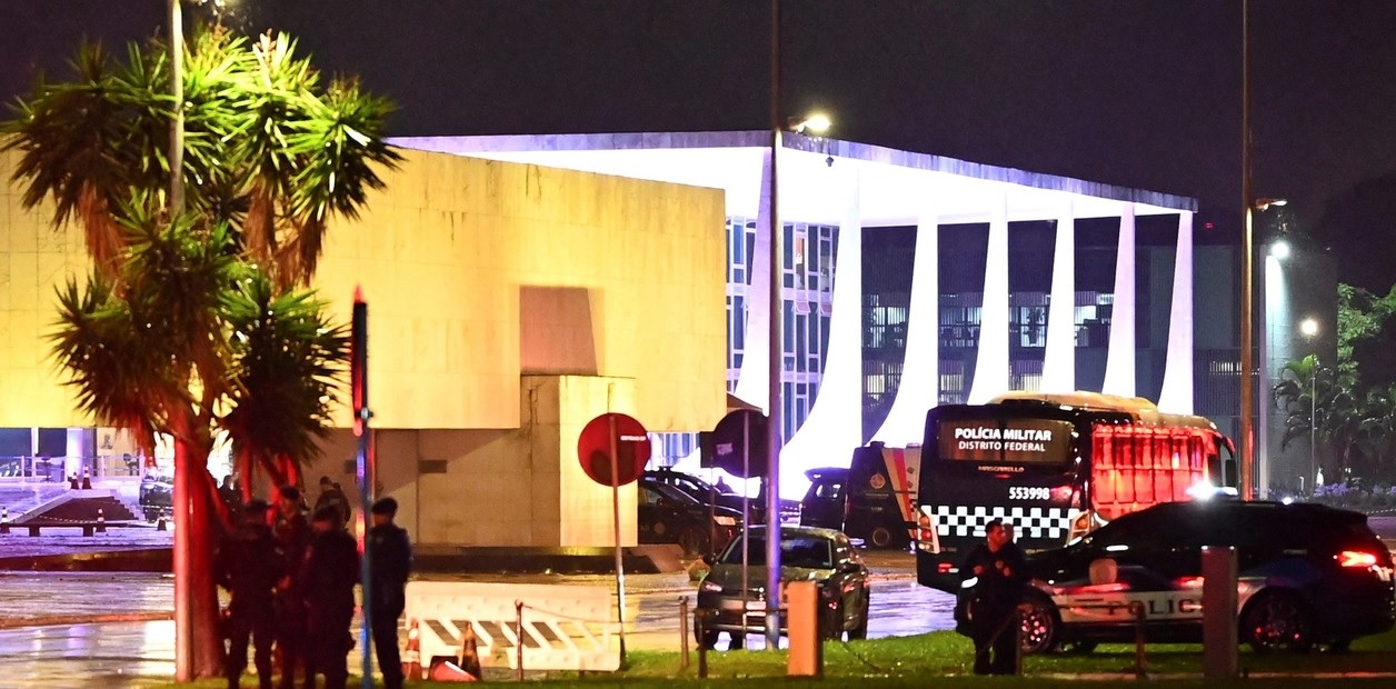 Un partidario de Bolsonaro se suicidó con un explosivo en la puerta del Tribunal Supremo de Brasil