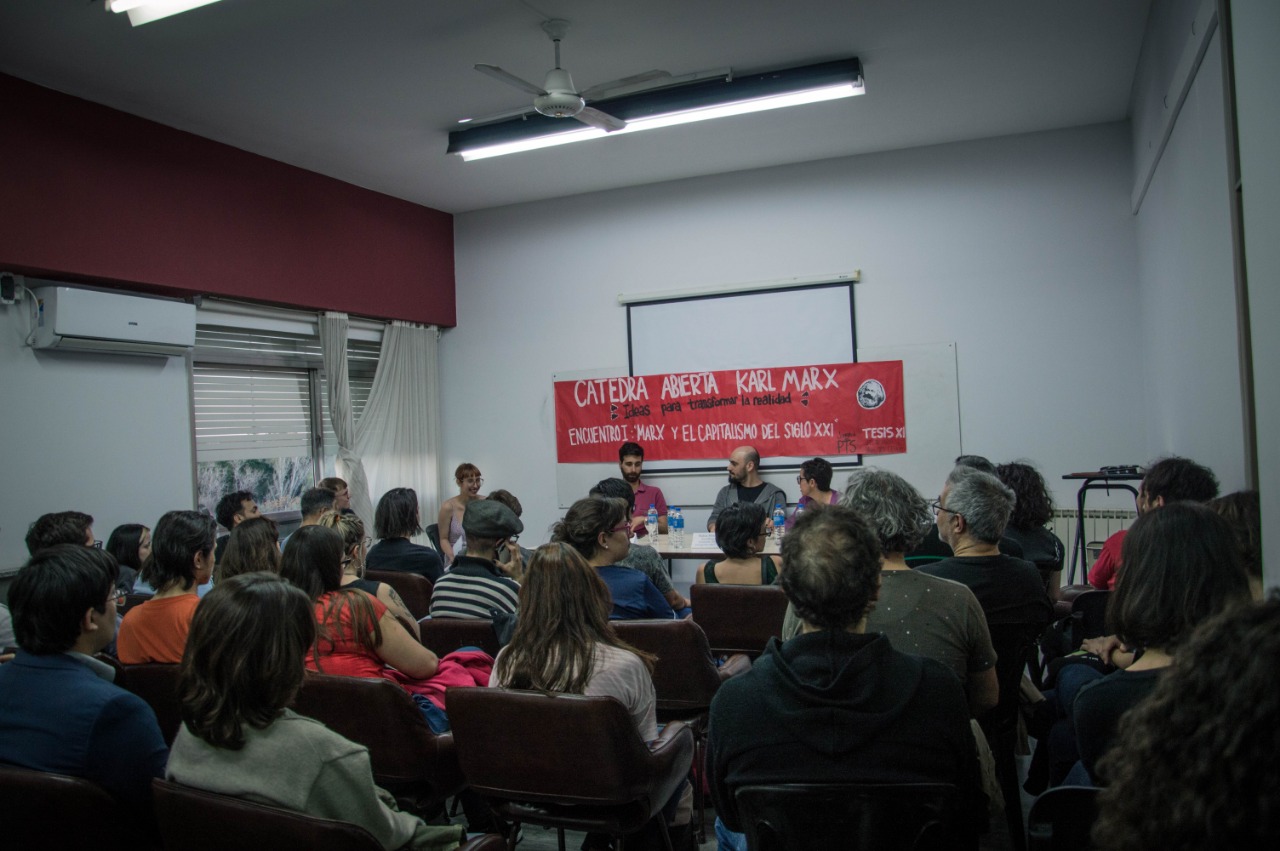 A sala llena comenzó en la UNS el ciclo de charlas de la Cátedra Libre Karl Marx