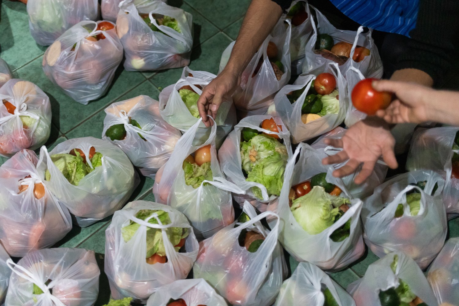 “Nos sostenemos por la solidaridad en los barrios”: Pettovello sigue sin dar alimento a comedores