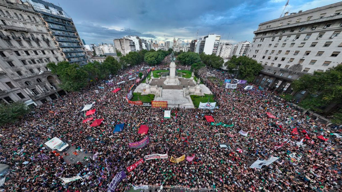 La resistencia a Milei y un cuestionamiento al mito irrepetible de un feminismo K