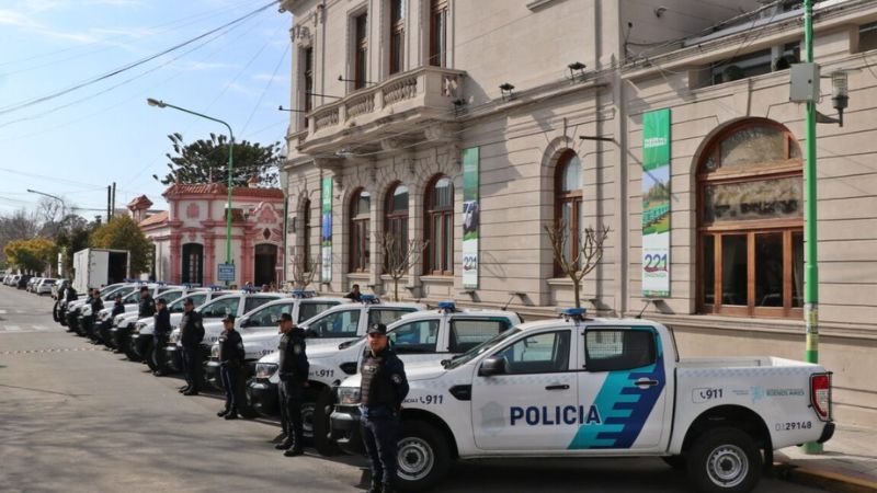 La Bonaerense persigue y atropella a dos jóvenes