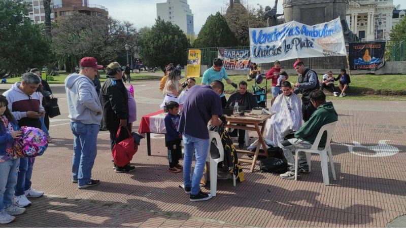 La Plata: el intendente Garro amenaza con sacar de la calle a los vendedores ambulantes