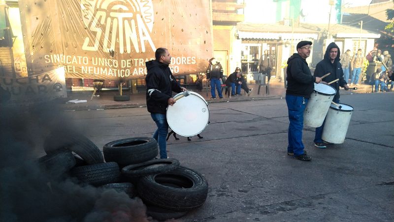 Trabajadores del neumático: jornada de lucha contra los despidos en Fate el viernes 17 de mayo