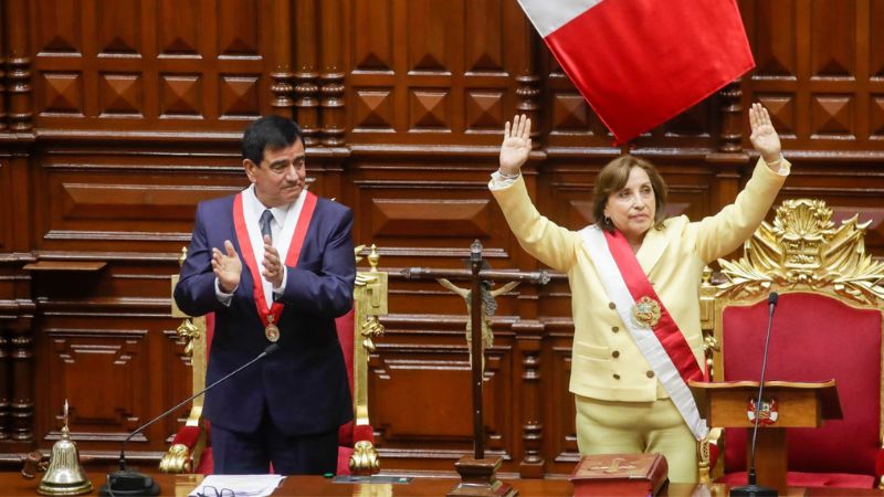 Dina Boluarte presiona al Congreso para que aprueben el adelanto de elecciones para el 2023