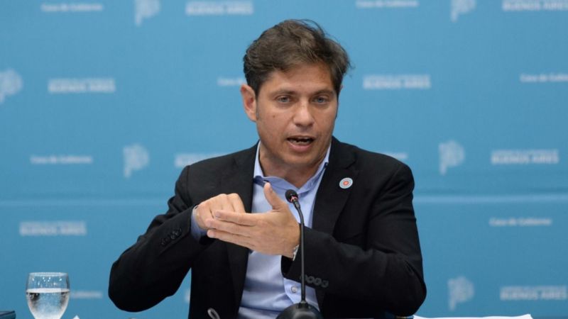 Por decreto y lejos de la inflación, Kicillof determina el aumento para los estatales