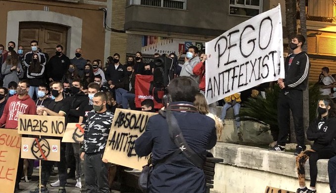 Piden más de 100 años de prisión a 14 antifascistas de Pego (Alacant) por protestar ante un asalto neonazi