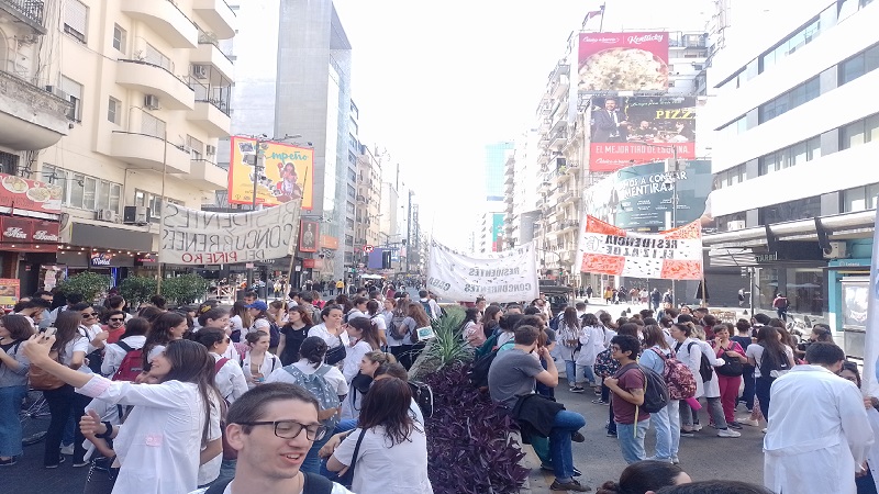 Residentes y concurrentes porteños se movilizan y dan un paso hacia la unidad