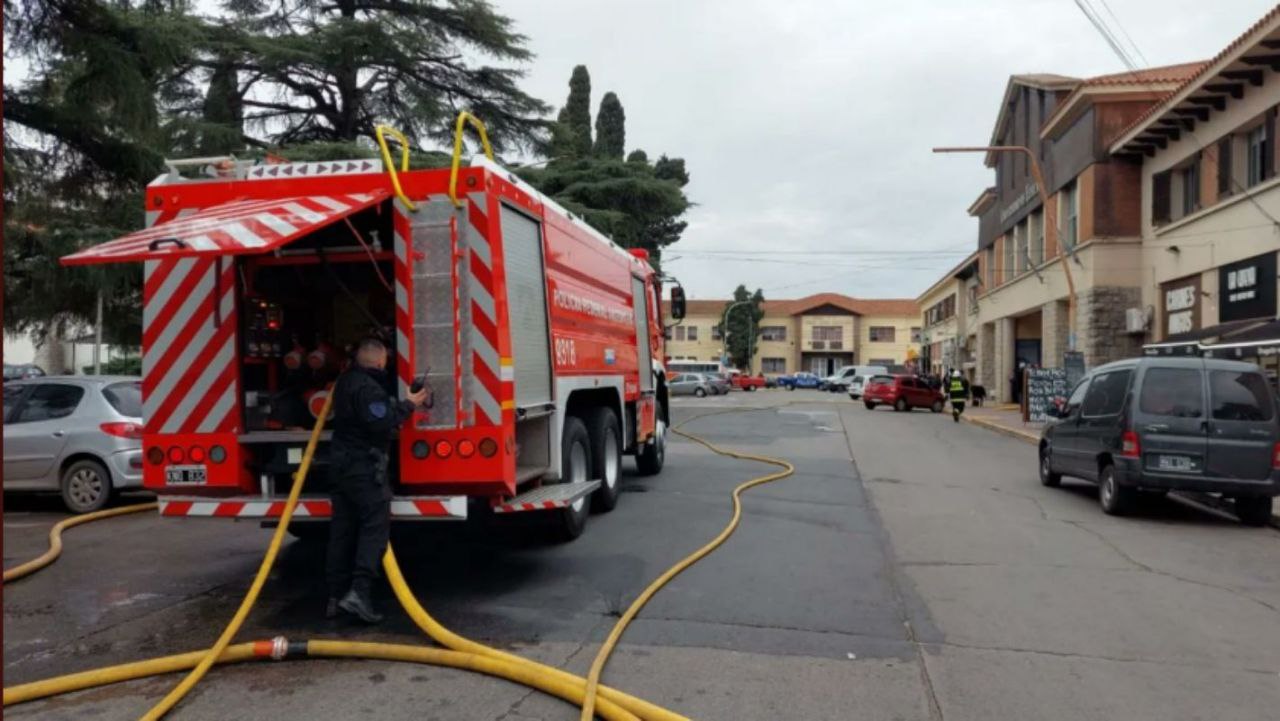 Grave incendio en la Universidad de Ezeiza