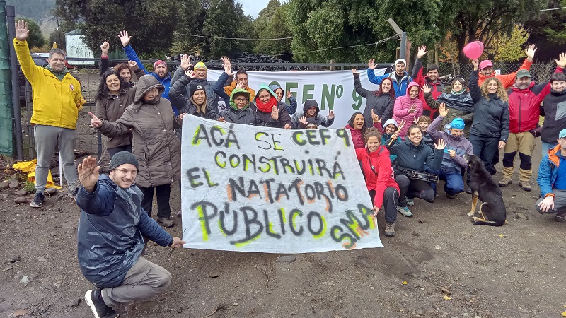 Marcha de la comunidad de San Martín de los Andes exige la construcción de un natatorio público