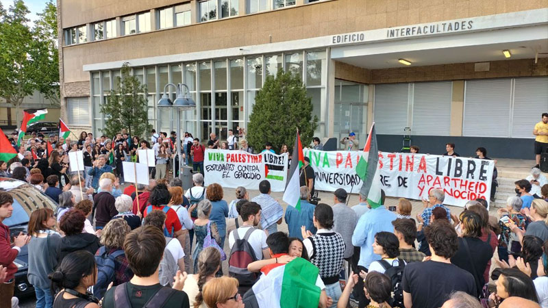 Encierro en la Universidad de Zaragoza en solidaridad con Palestina