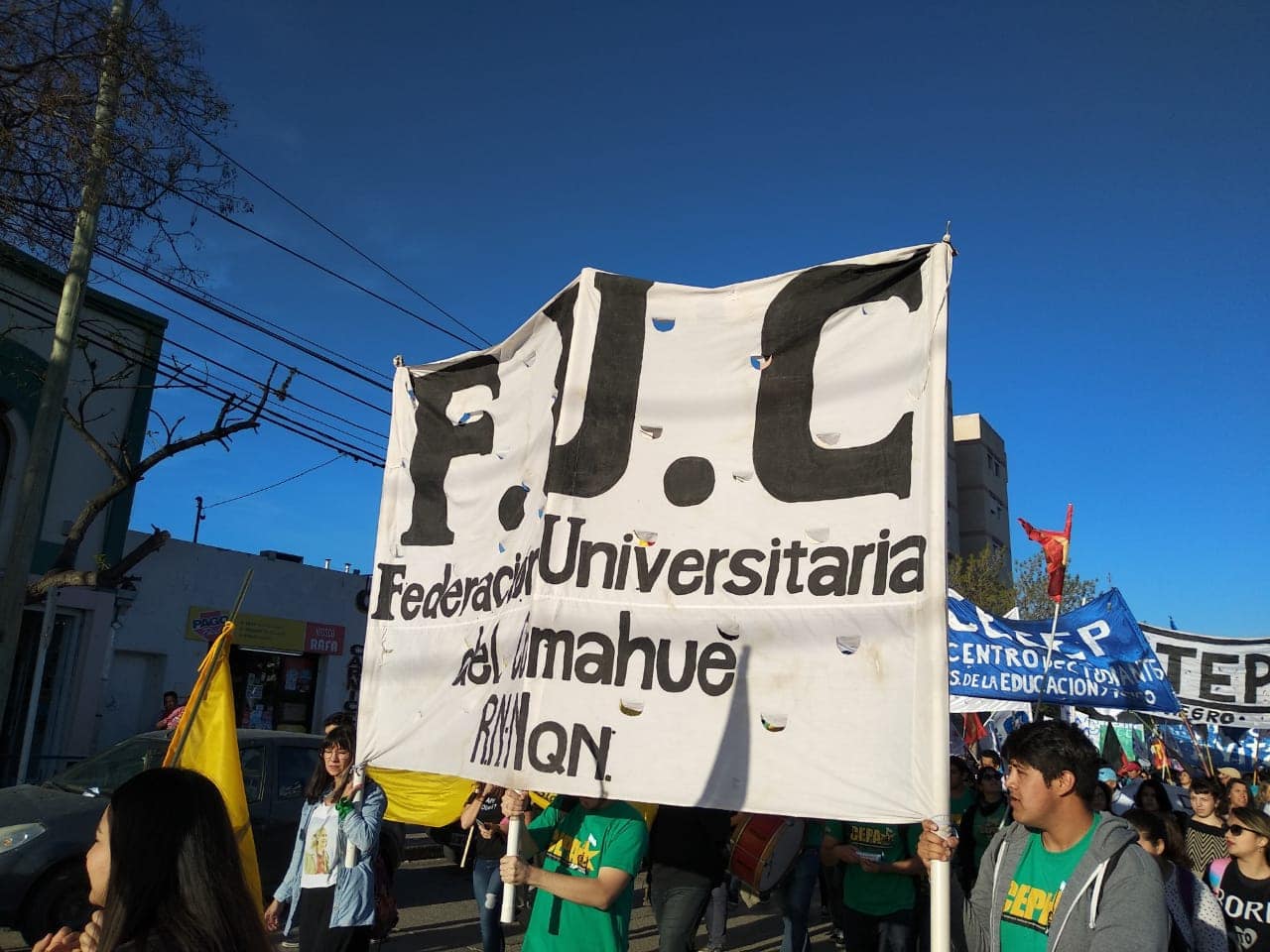 Agrupaciones peronistas preparan un fraude en la Federación Universitaria del Comahue