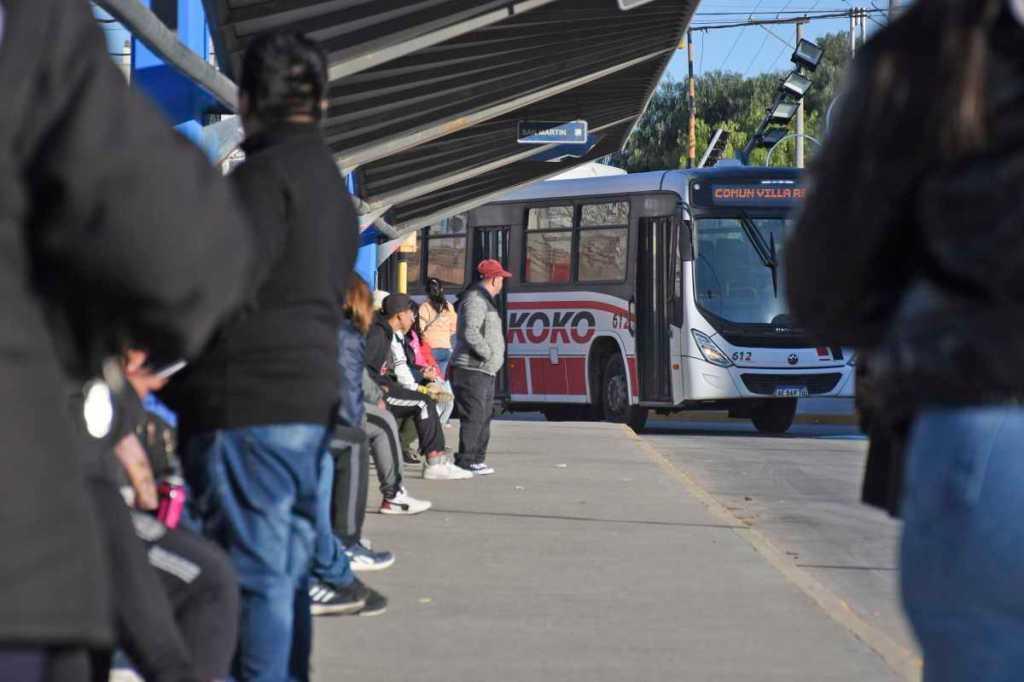 Koko deja sin transporte público a todo Alto Valle